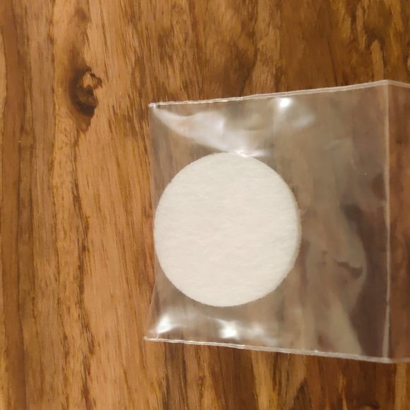 Aroma Diffuser Necklace - Picture 7 of 7